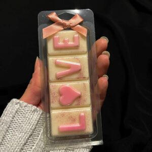 Clamshell Love